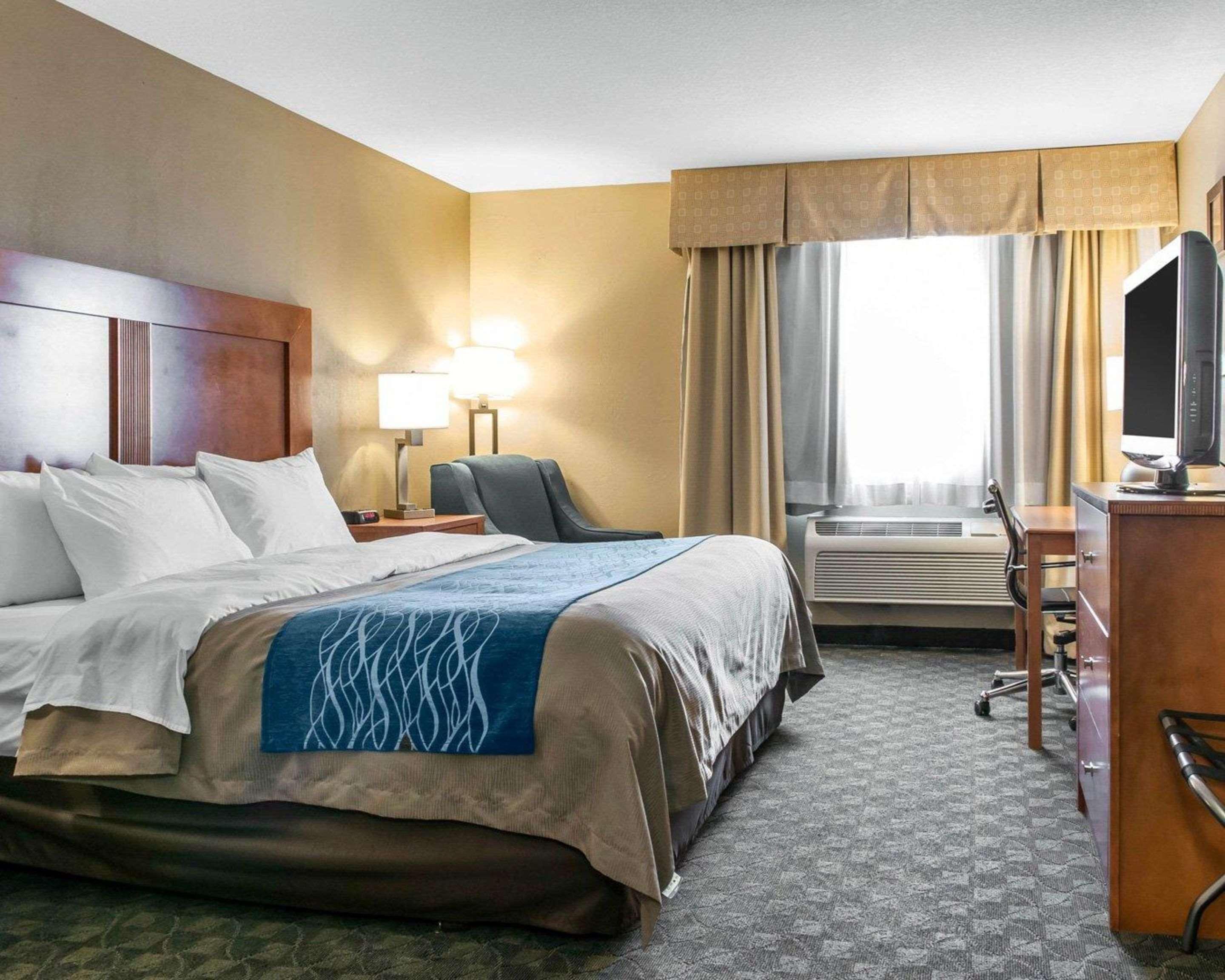 Comfort Inn & Suites Napoleon מראה חיצוני תמונה