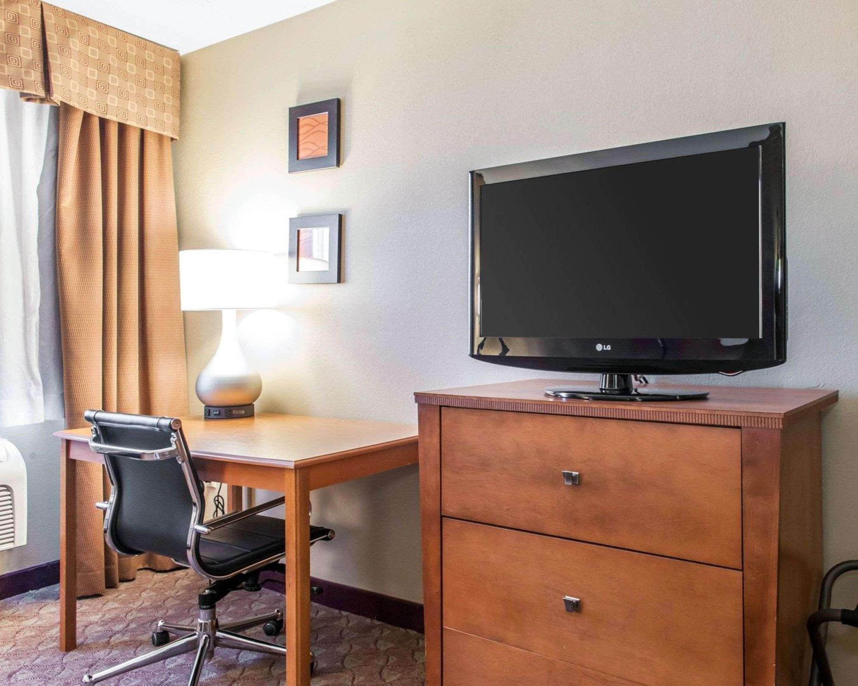 Comfort Inn & Suites Napoleon מראה חיצוני תמונה