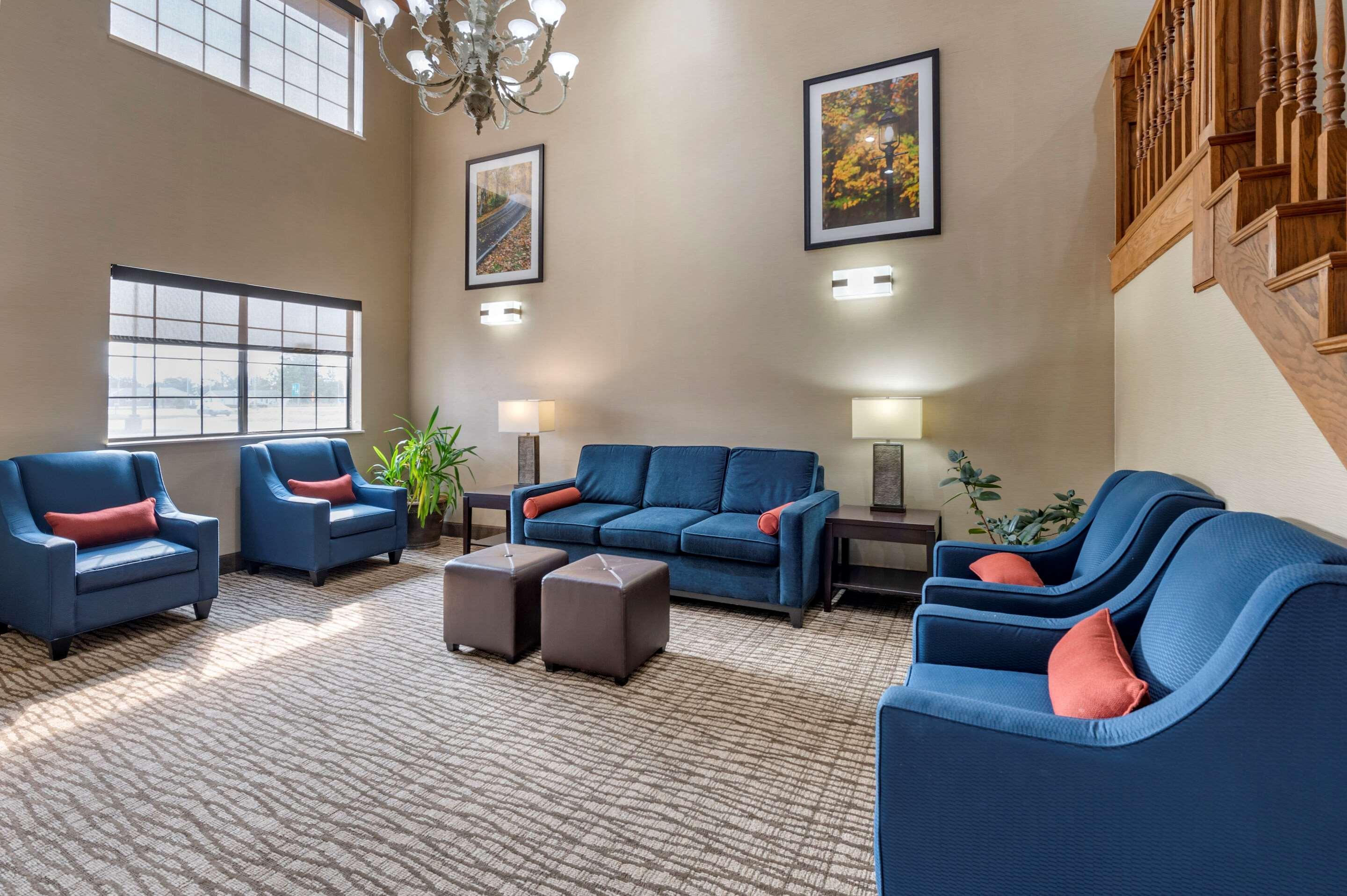 Comfort Inn & Suites Napoleon מראה חיצוני תמונה