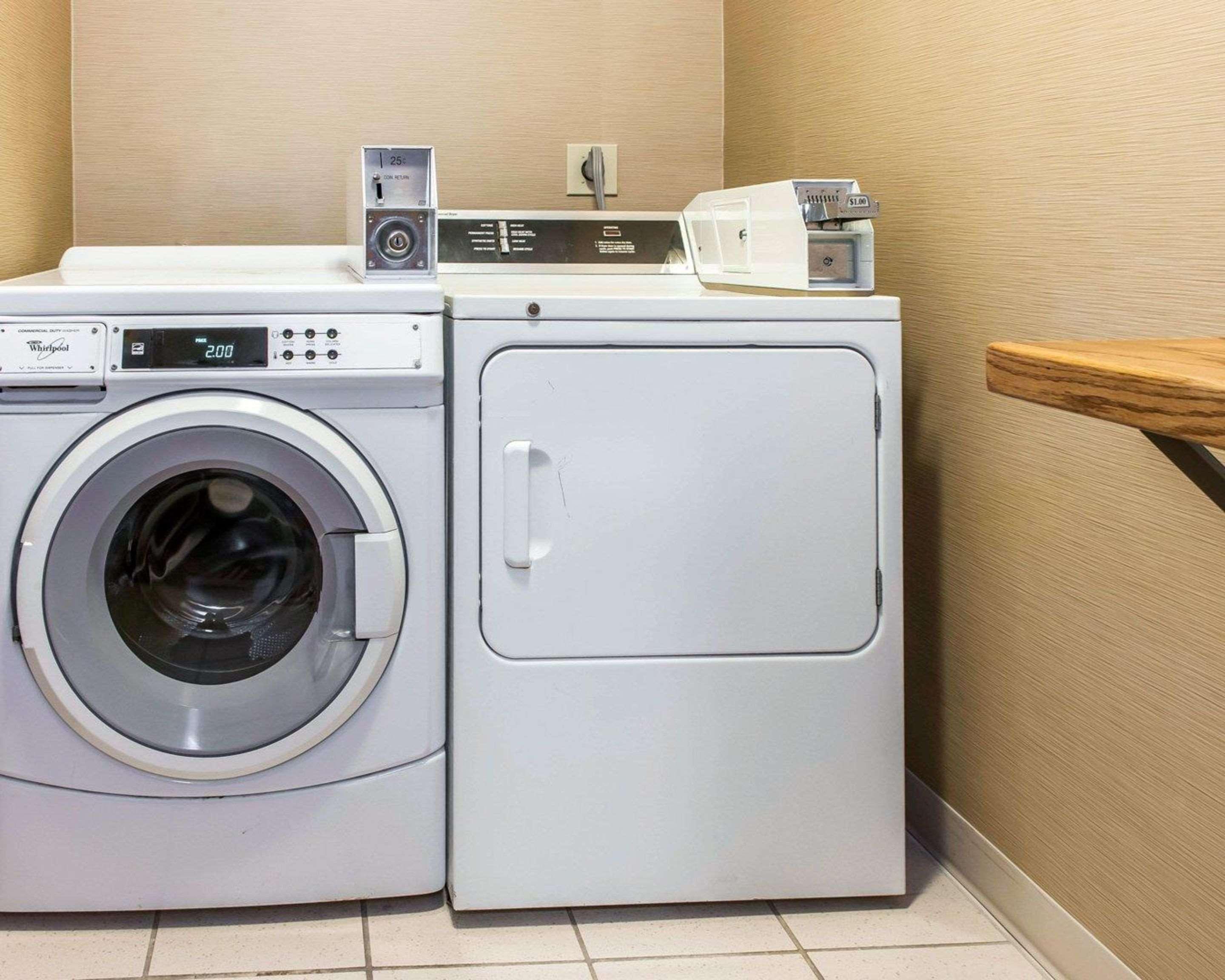 Comfort Inn & Suites Napoleon מראה חיצוני תמונה