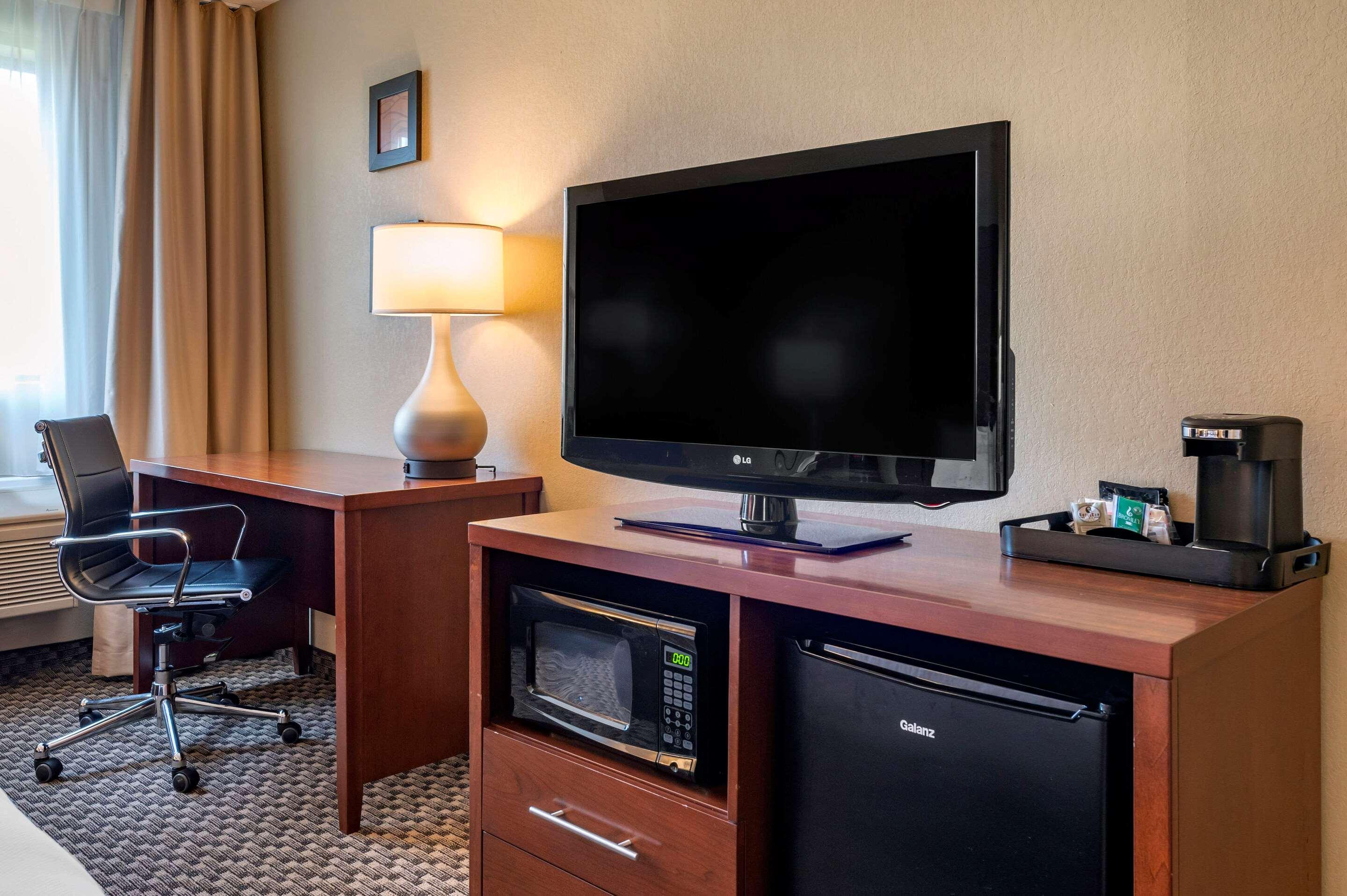 Comfort Inn & Suites Napoleon מראה חיצוני תמונה