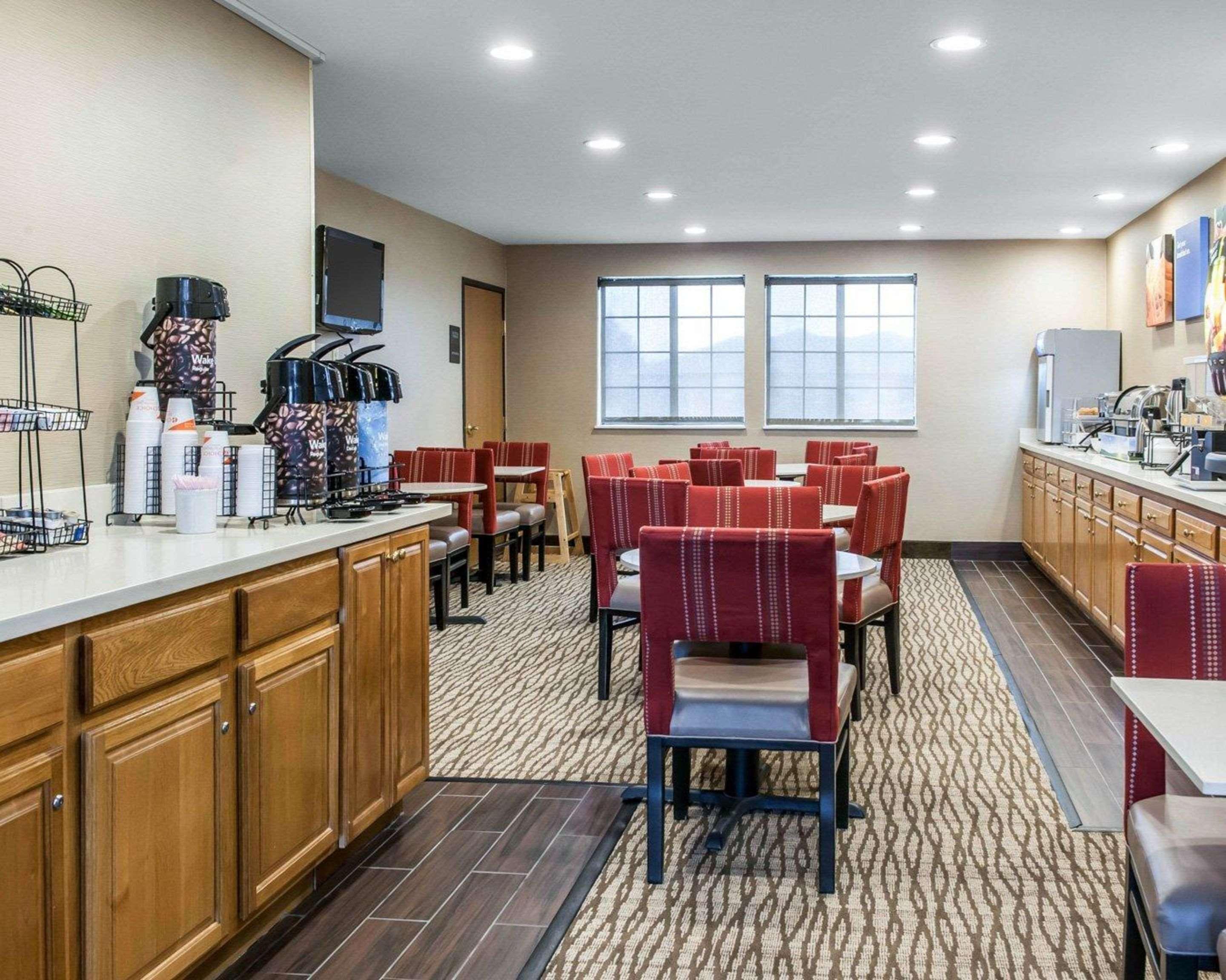 Comfort Inn & Suites Napoleon מראה חיצוני תמונה