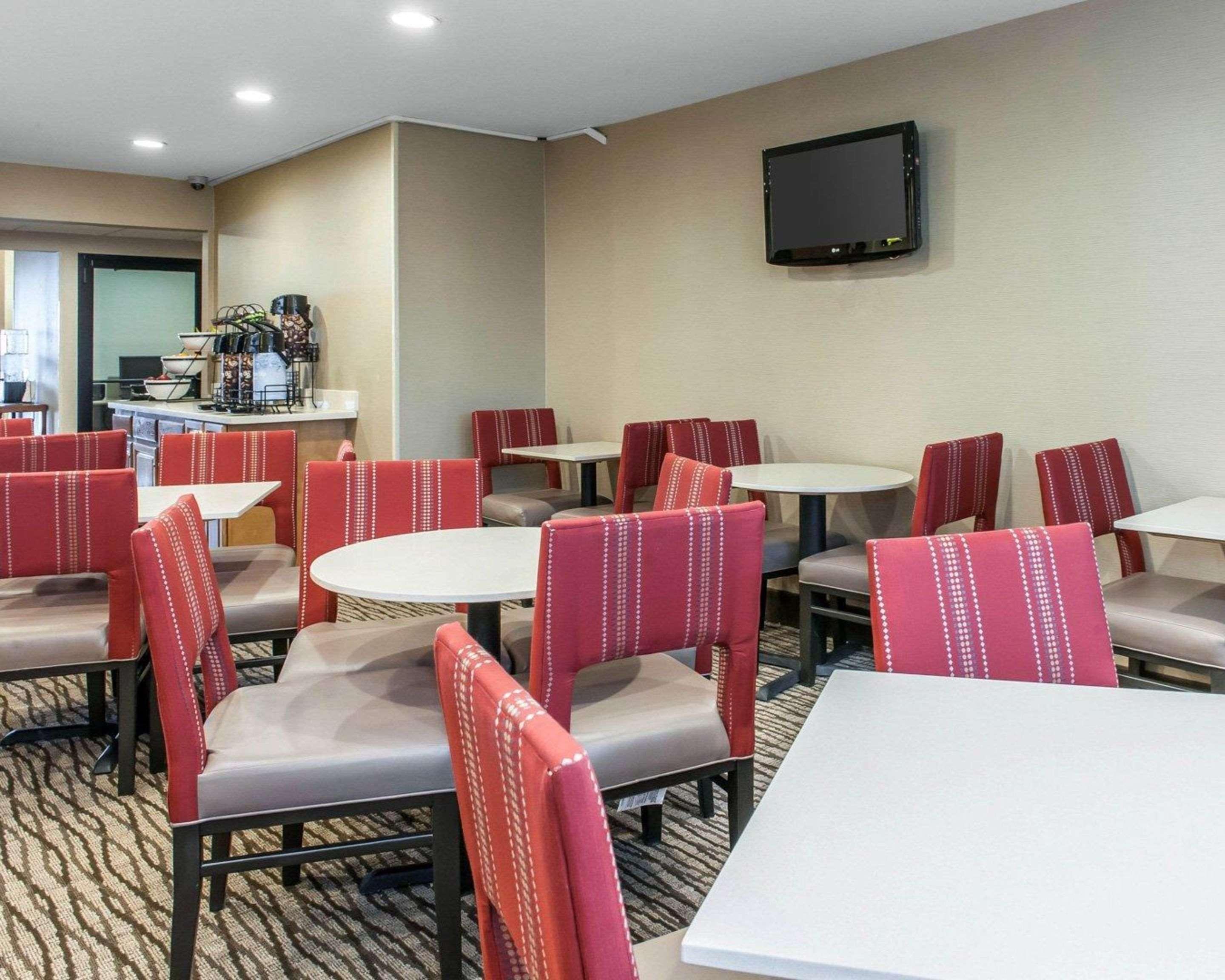 Comfort Inn & Suites Napoleon מראה חיצוני תמונה