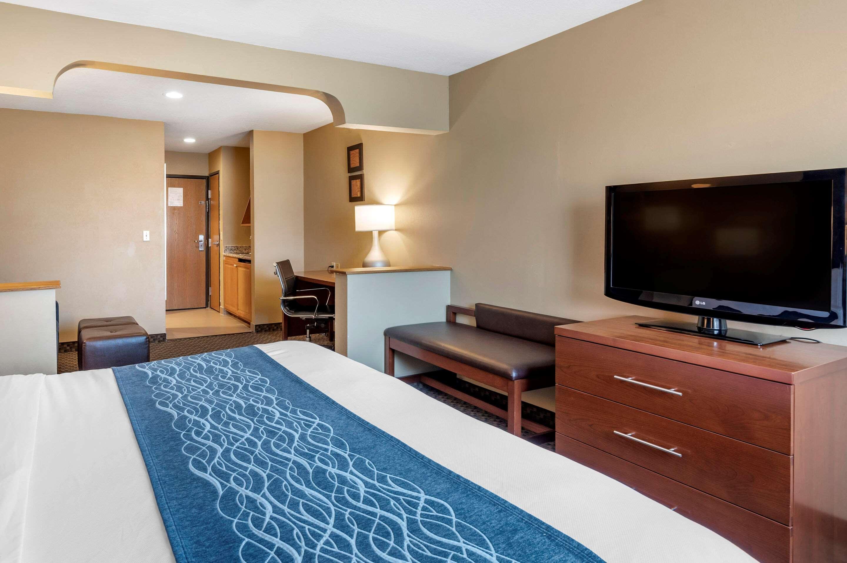 Comfort Inn & Suites Napoleon מראה חיצוני תמונה