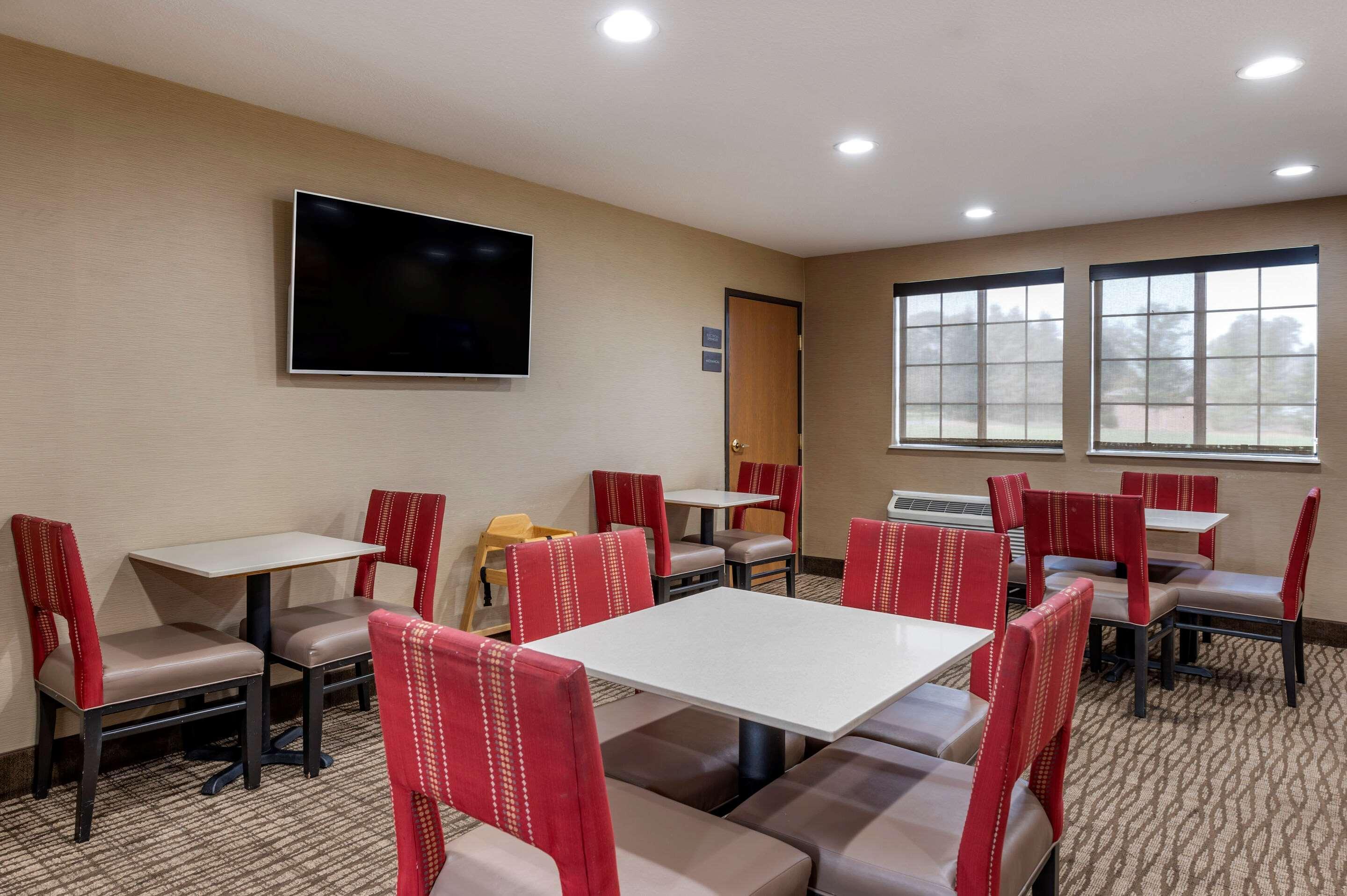 Comfort Inn & Suites Napoleon מראה חיצוני תמונה