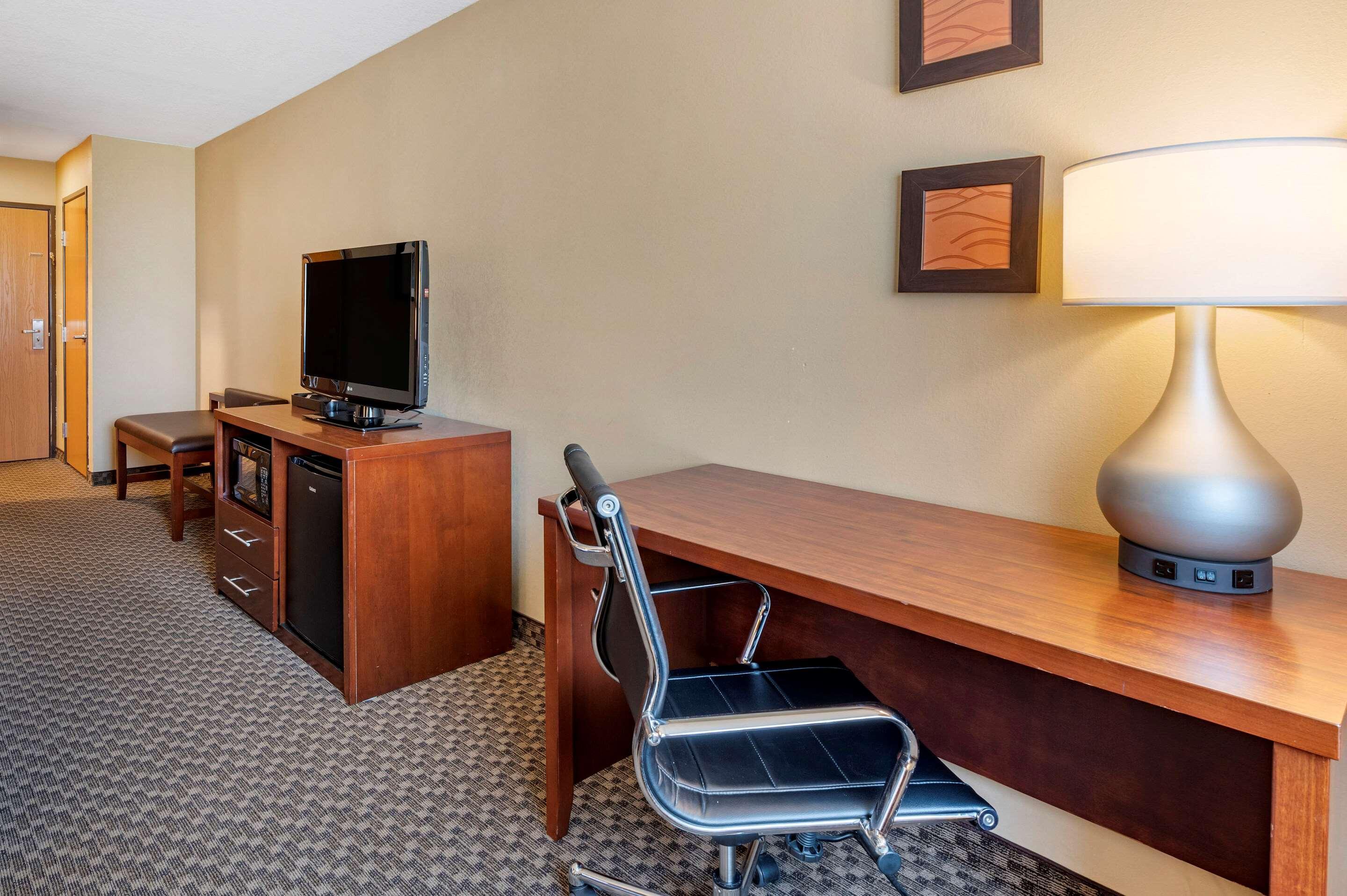 Comfort Inn & Suites Napoleon מראה חיצוני תמונה