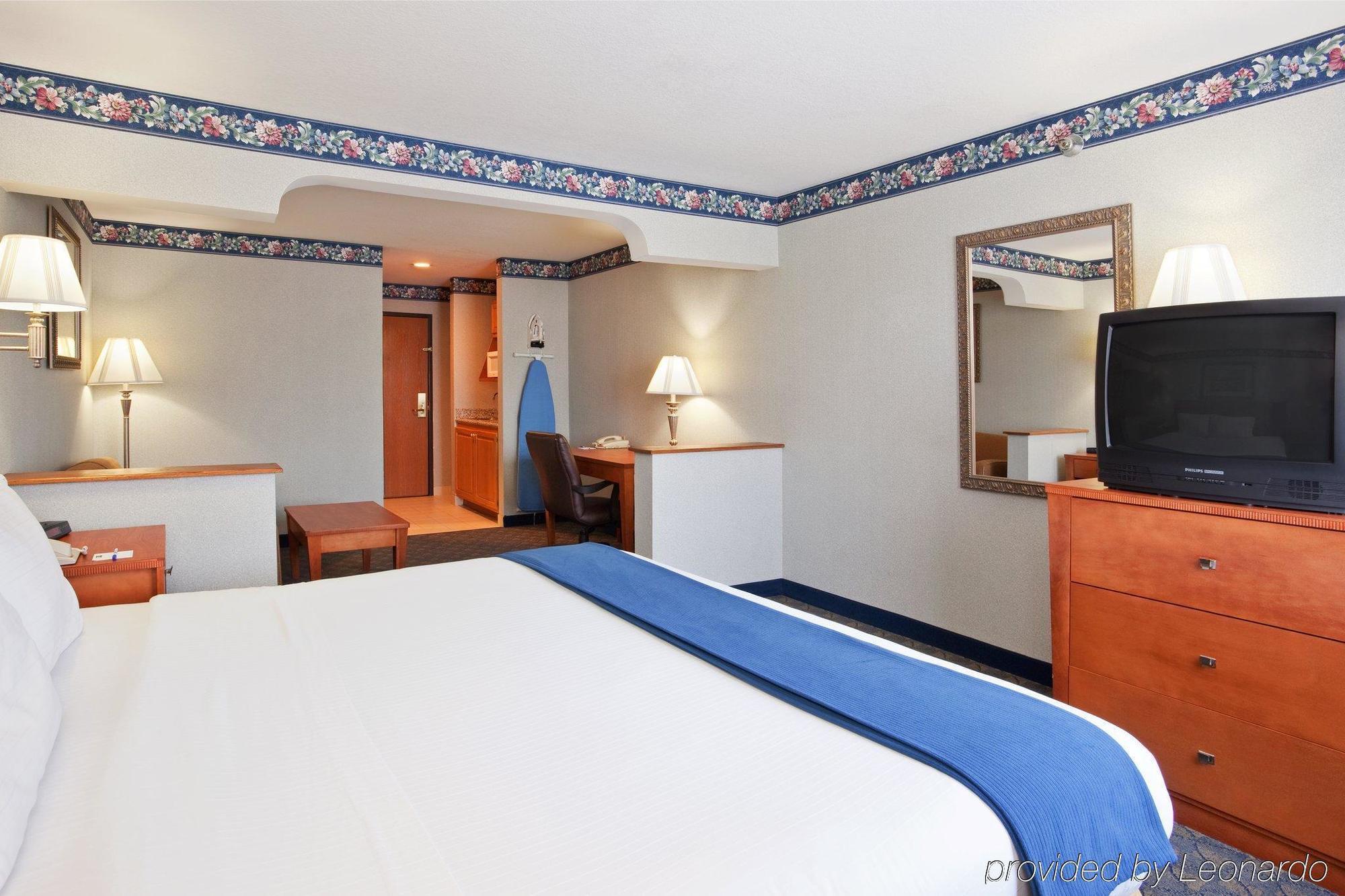 Comfort Inn & Suites Napoleon חדר תמונה