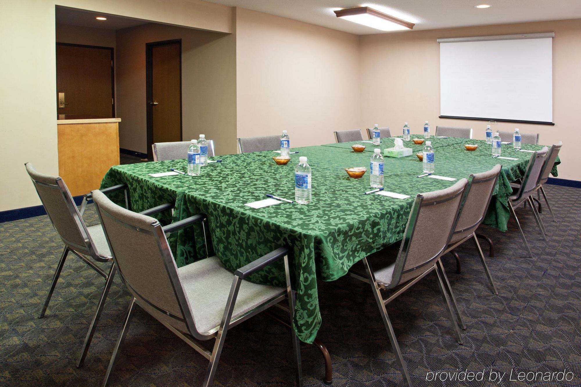 Comfort Inn & Suites Napoleon מתקנים תמונה